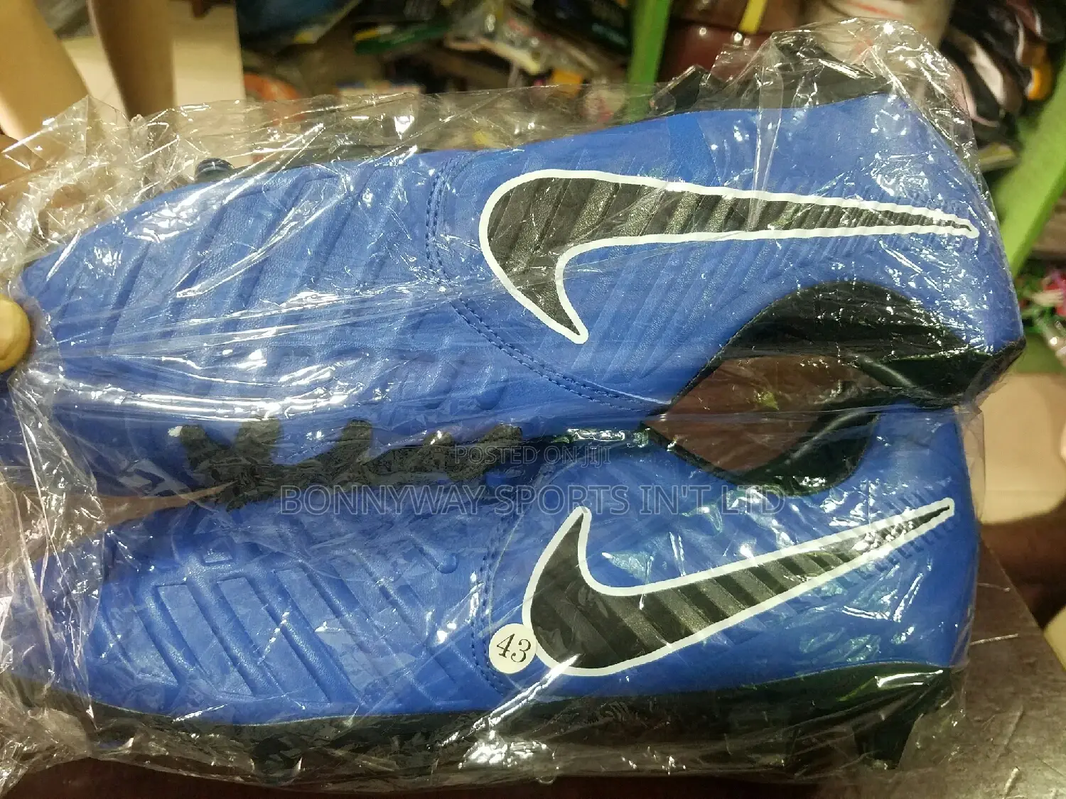 Nike Size 43 Soccer Boot