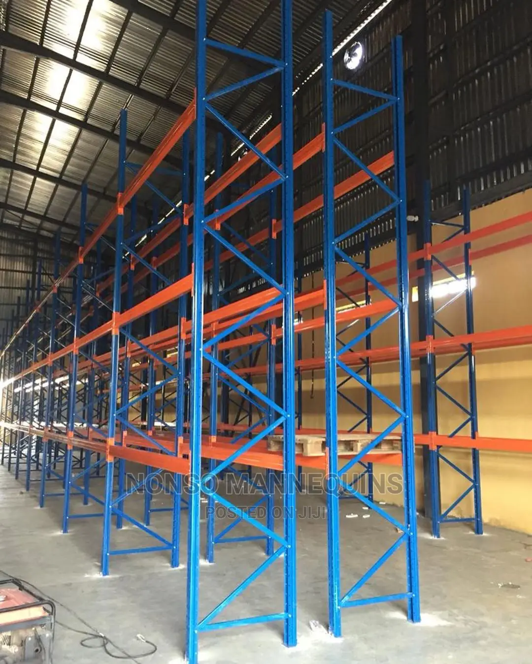 Heavy Dutyp Warehouse Racks for Storage of Goods