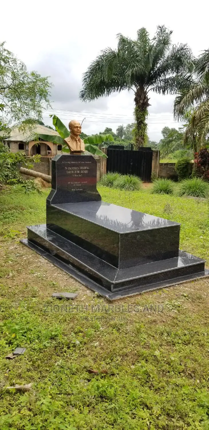 Black Galaxy Granite Slab for Grace Yard