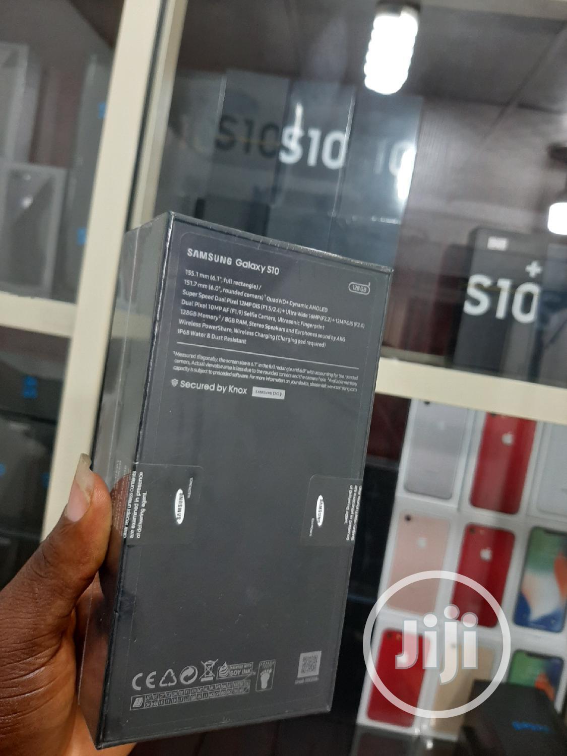 New Samsung Galaxy S10 128 GB Gray