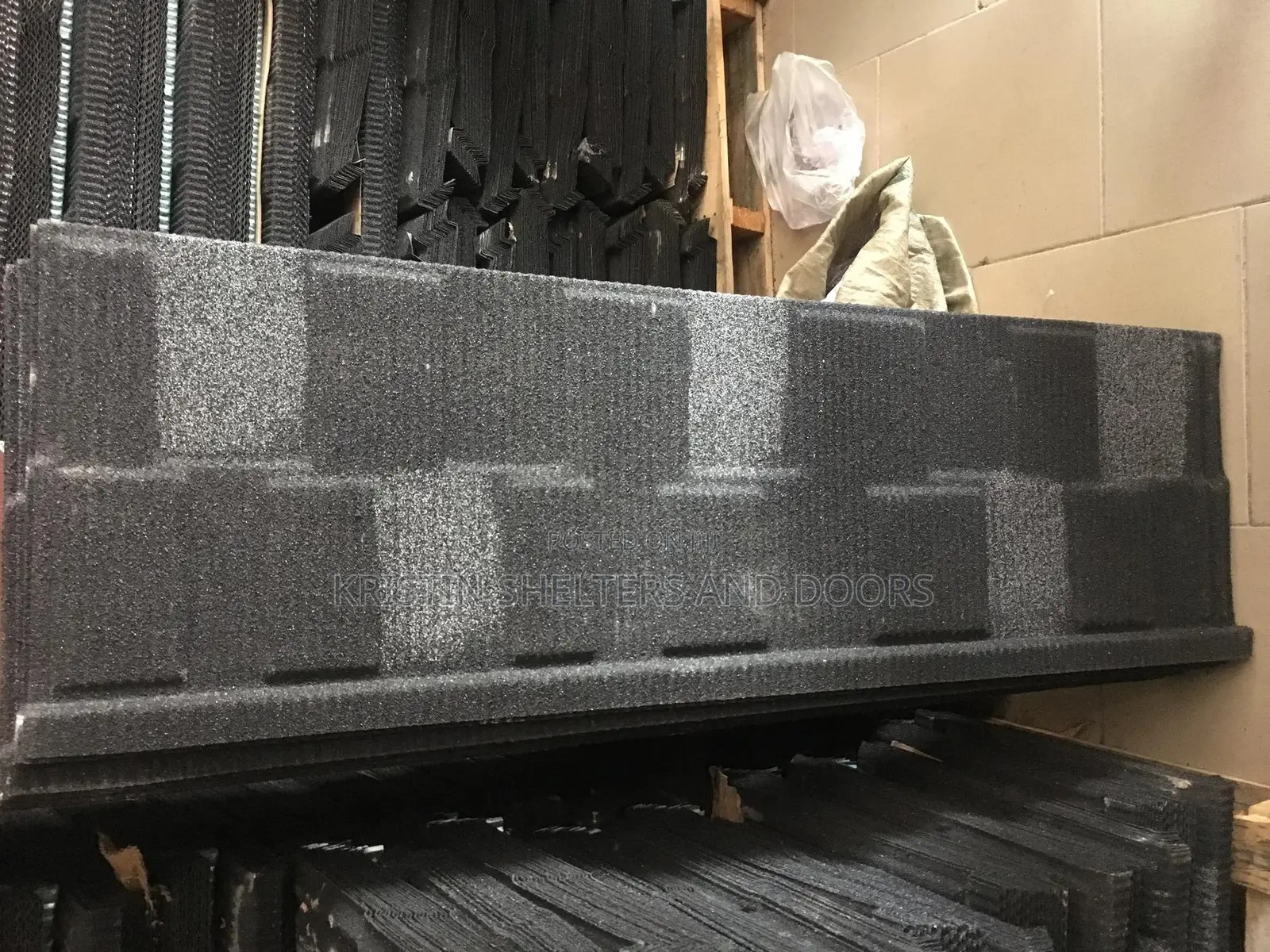 Black And White Shingle Stone Coated Roofing Sheet