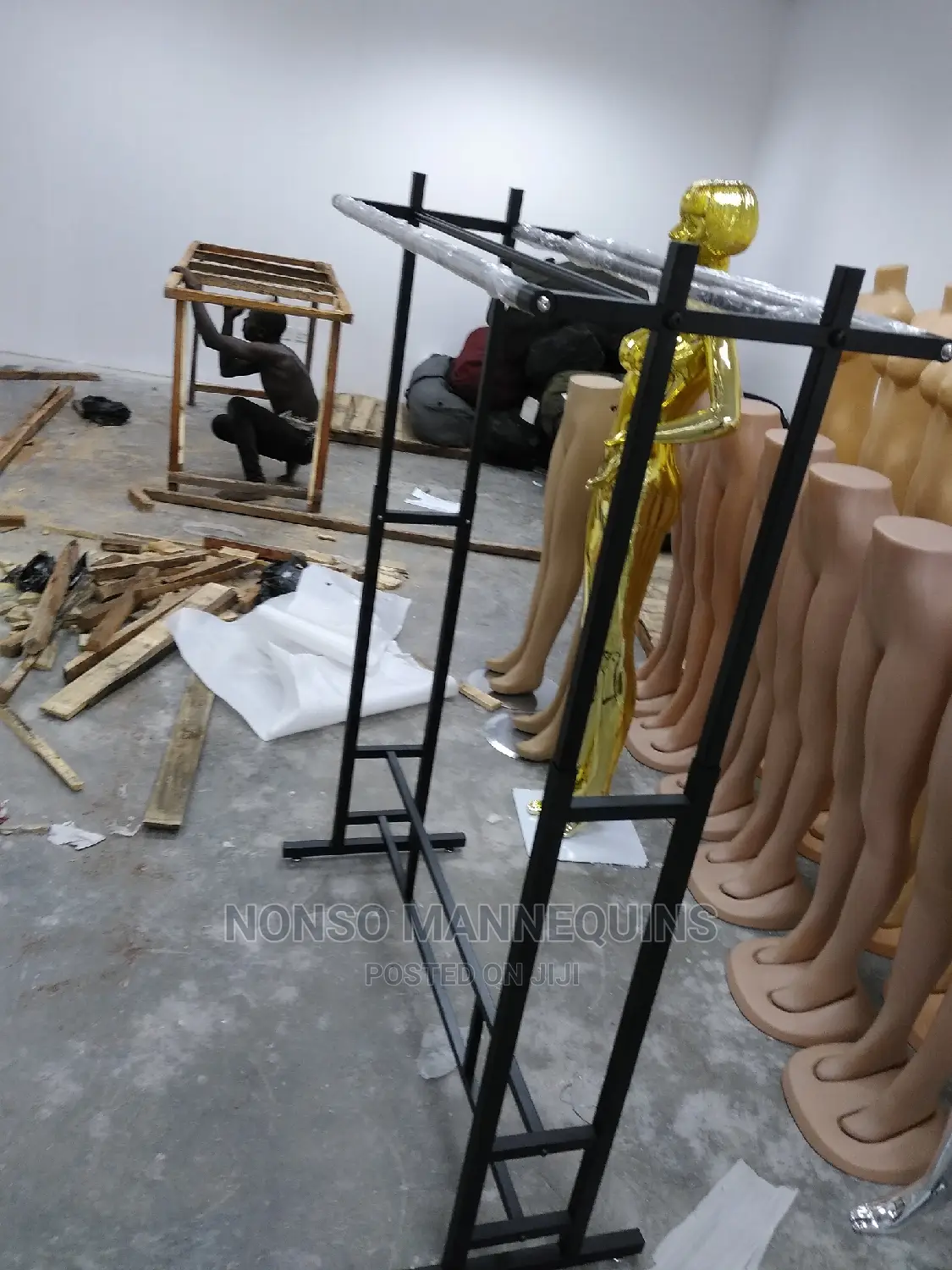 4 Lines Clothes Racks Display Stand