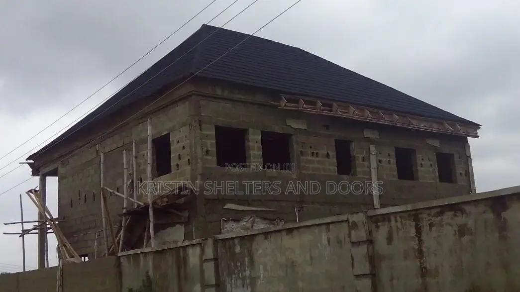 Shingle Black And White Roofing Sheet In Ajah