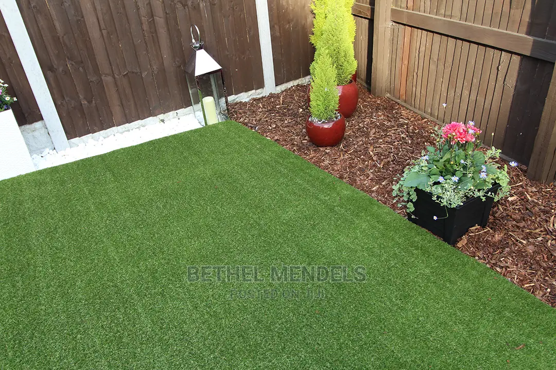 Artificial Grass With Steel Cut Edging For Your Garden Flooring