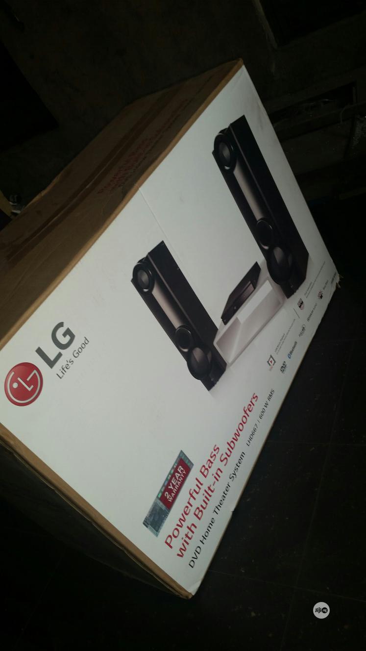 LG Home Theater System ( Lhd667/600w Rms)