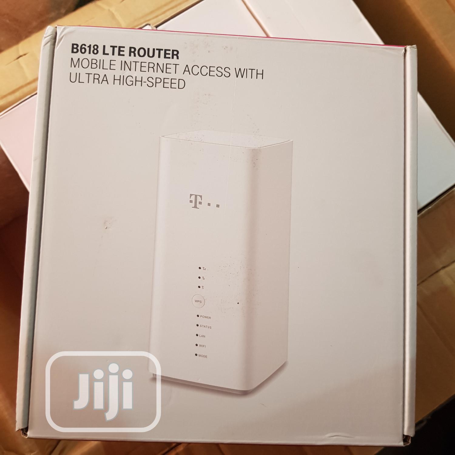 Huawei B818 Cat11 LTE Router Internet With Ultra High Speed