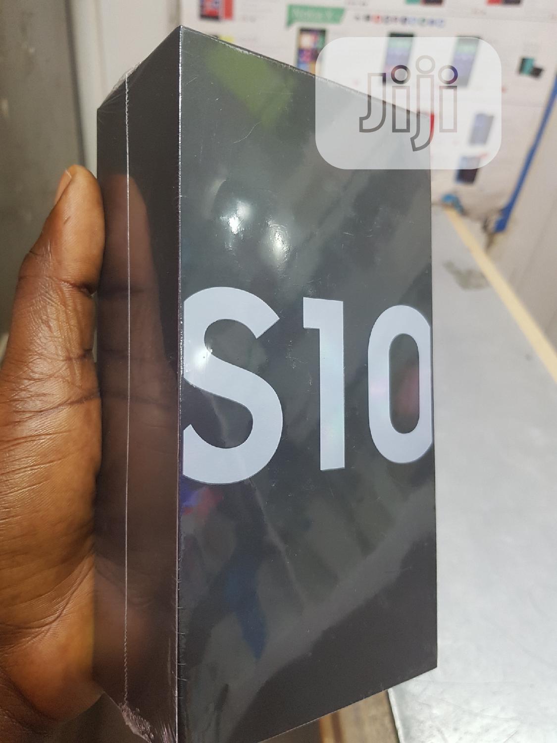 New Samsung Galaxy S10 128 GB Blue