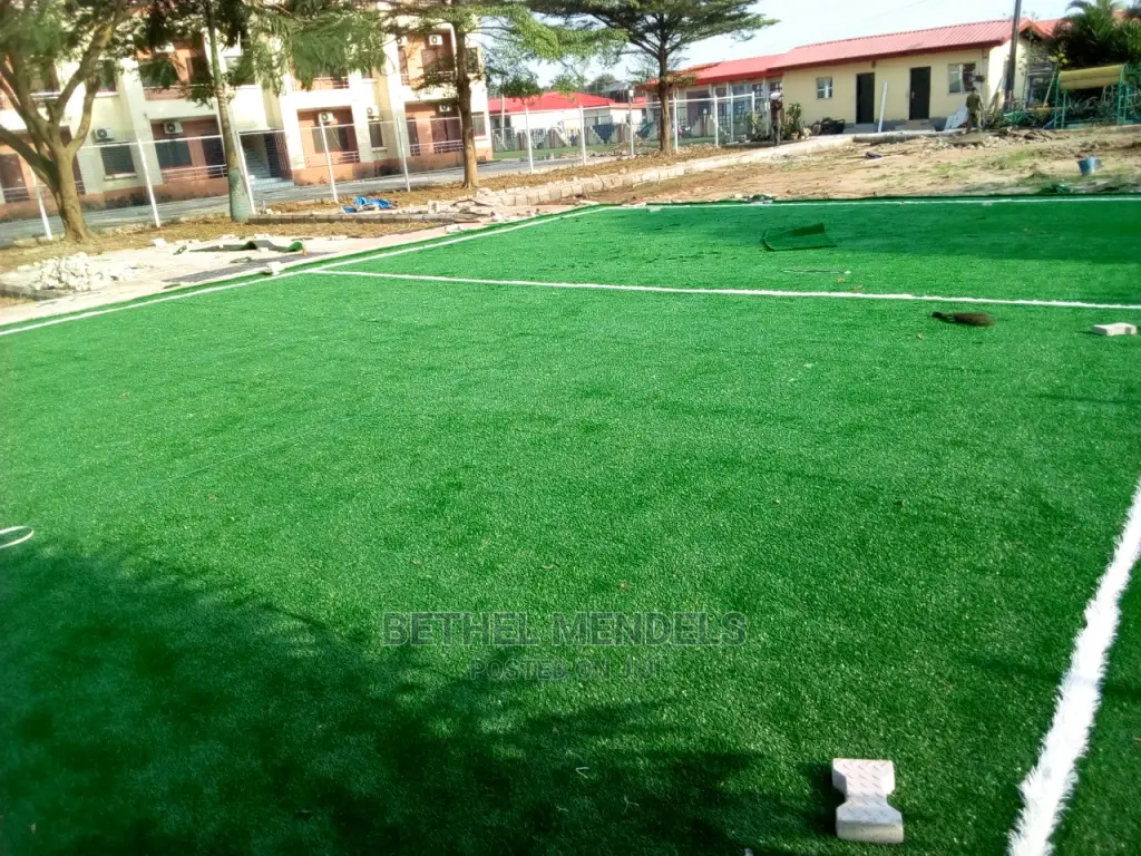 Fake Synthetic Grass For Mini Football Pitch Installation