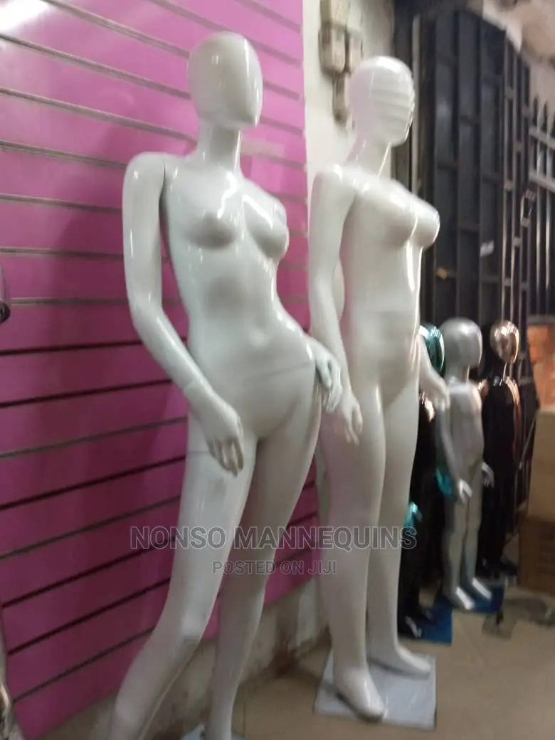 White Egg Face Mannequins