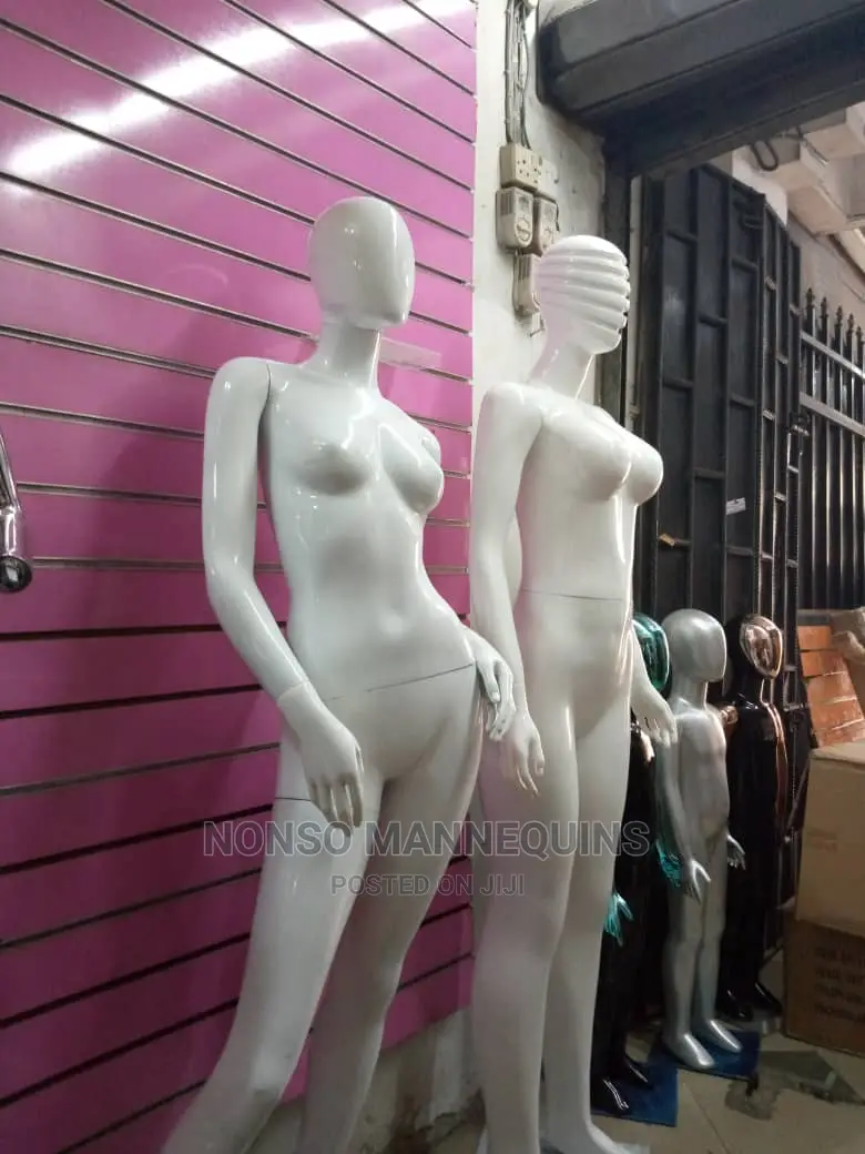 White Egg Face Mannequins