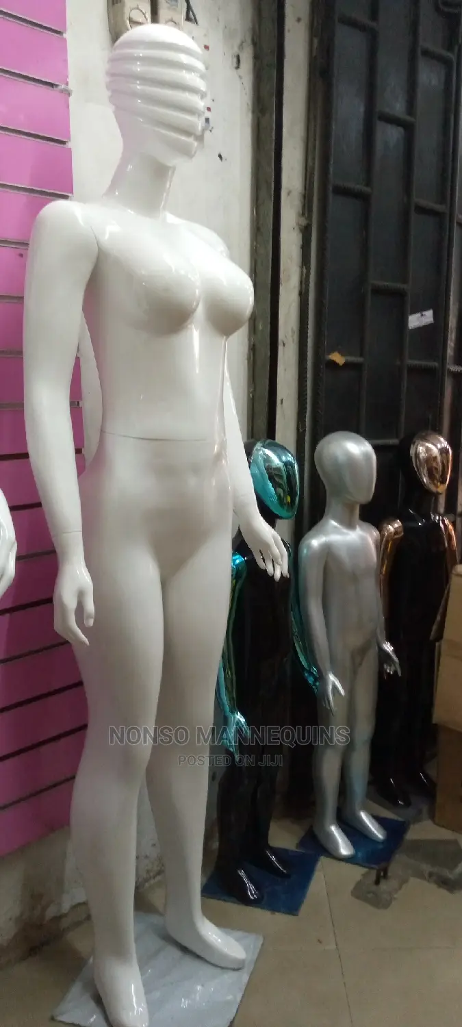 White Egg Face Mannequins