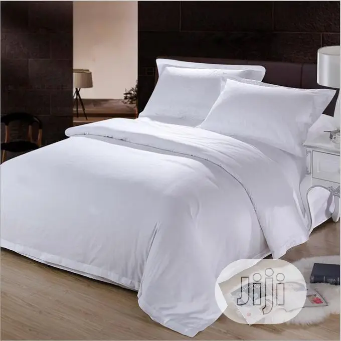 White Cotton Duvet,Bedsheet With 4 Pillow Cases