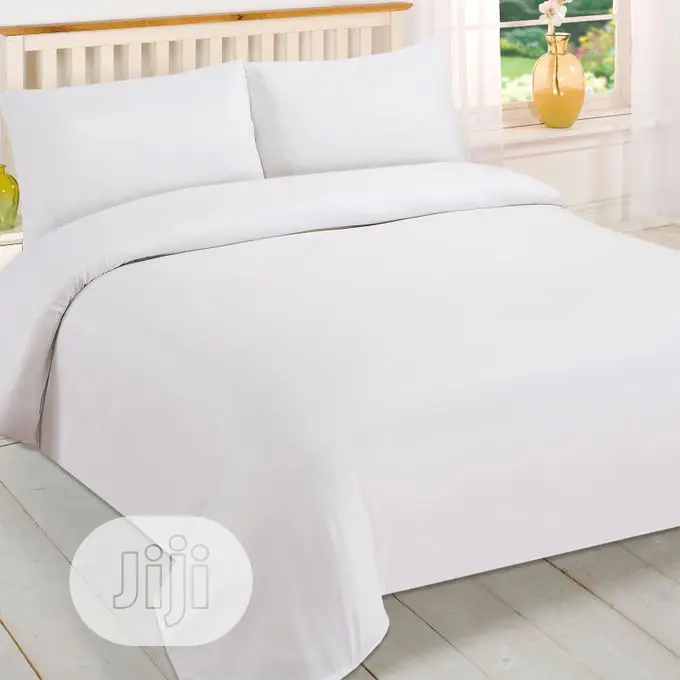 Mature Quality White Duvet,Bedsheet With 4 Pillow Cases