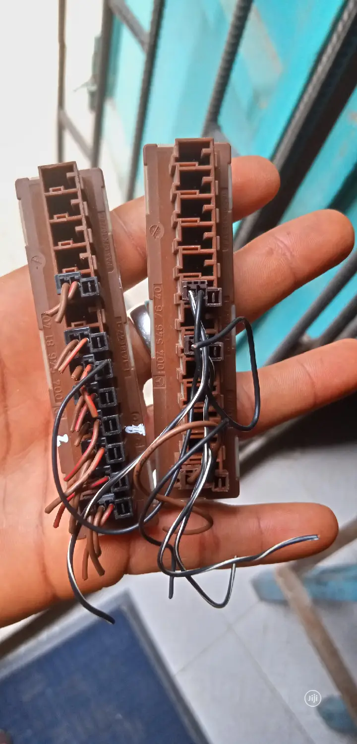 Mercedes Benz Distributor Unit Module/ Distributor Block
