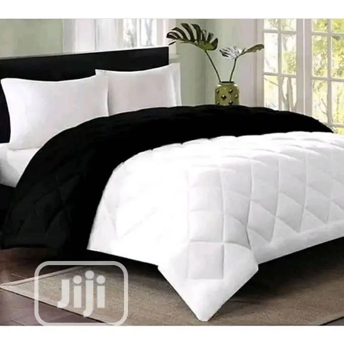 Duvet,Bedsheet With 4 Pillow Cases-Black/White