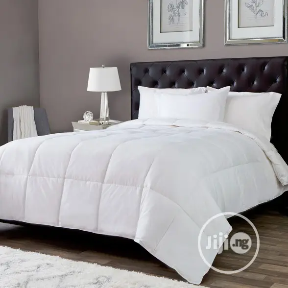 Correct White Duvet,Bedsheet With 4 Pillow Cases