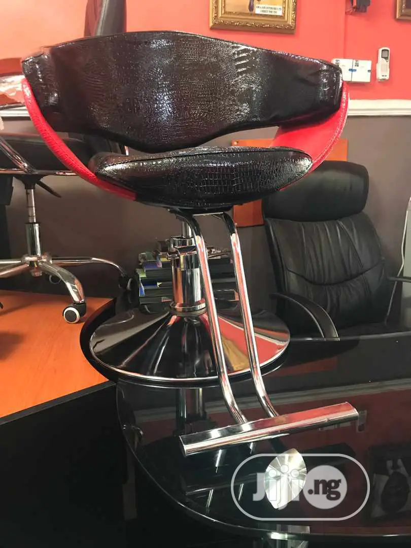 Portable Barbing Chair