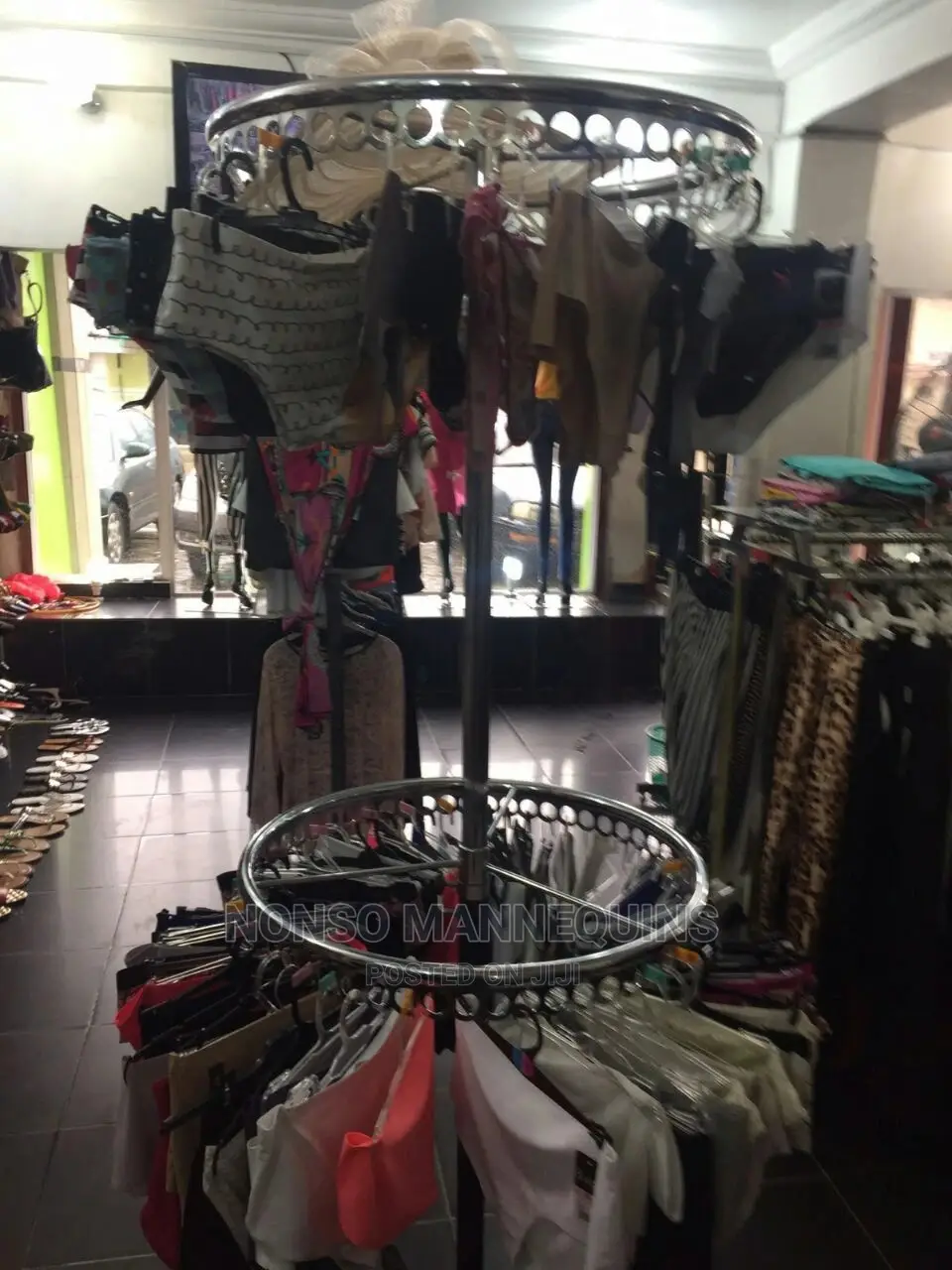 Round Up And Down Garment Rackss
