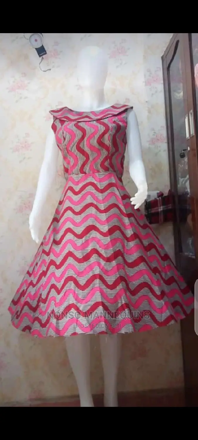 Plastic Egg Face Mannequin