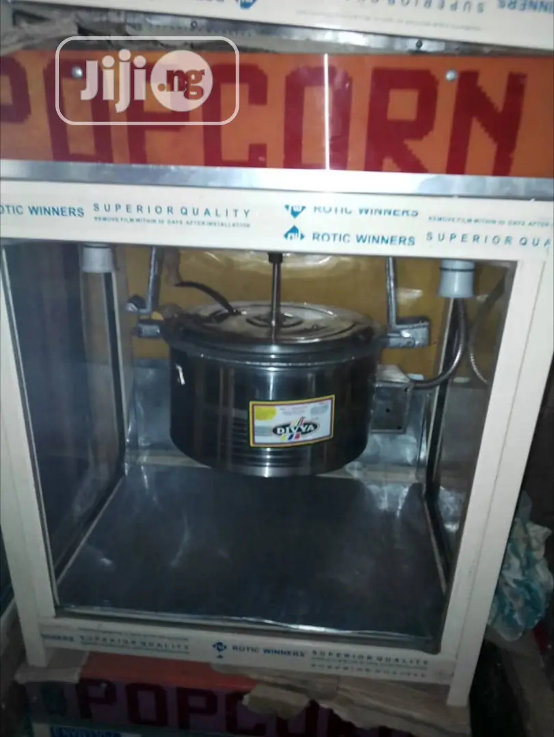 Commercial Popcorn Machine / Popper