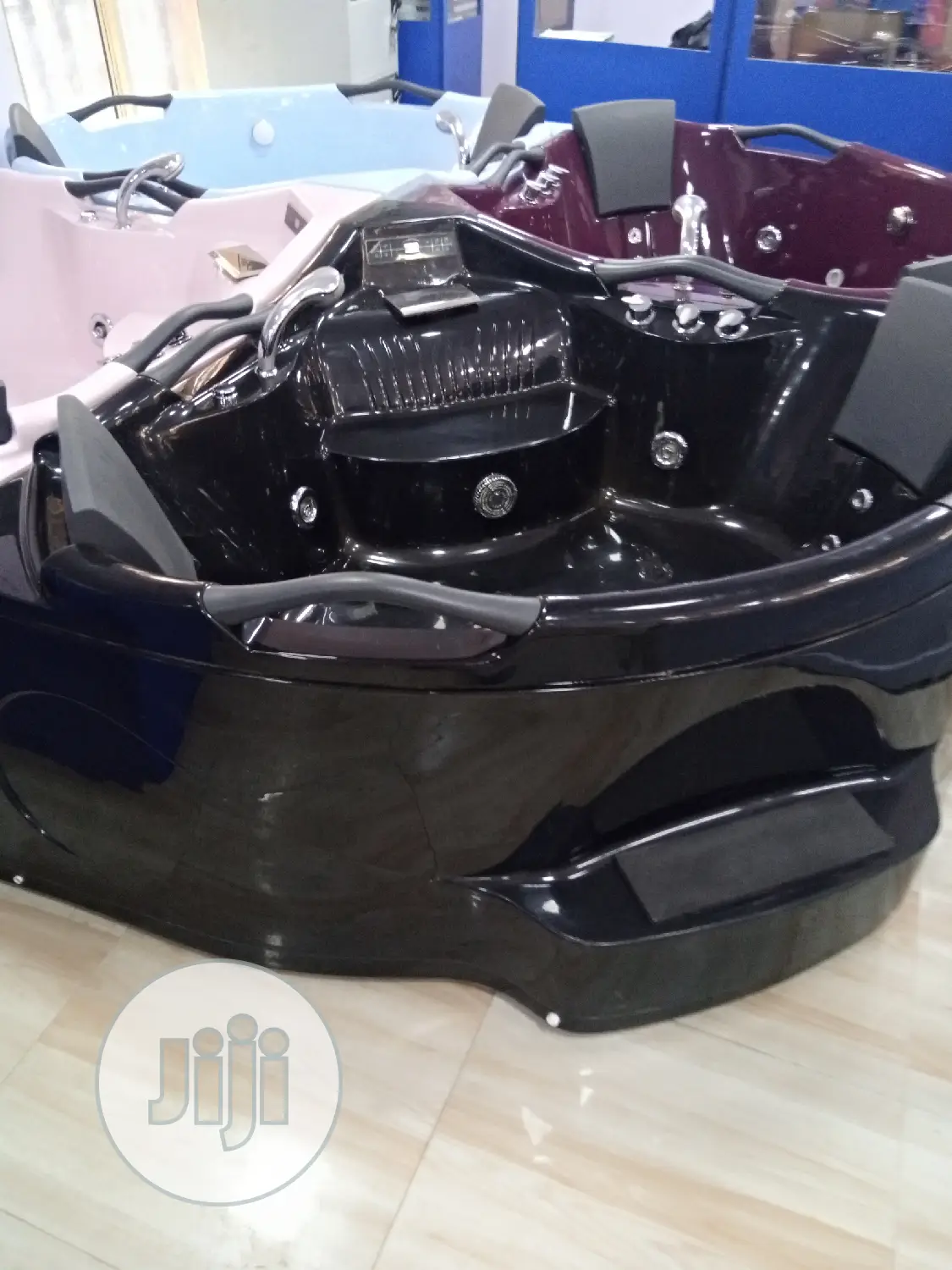 Double Headrest Jacuzzi Black HND