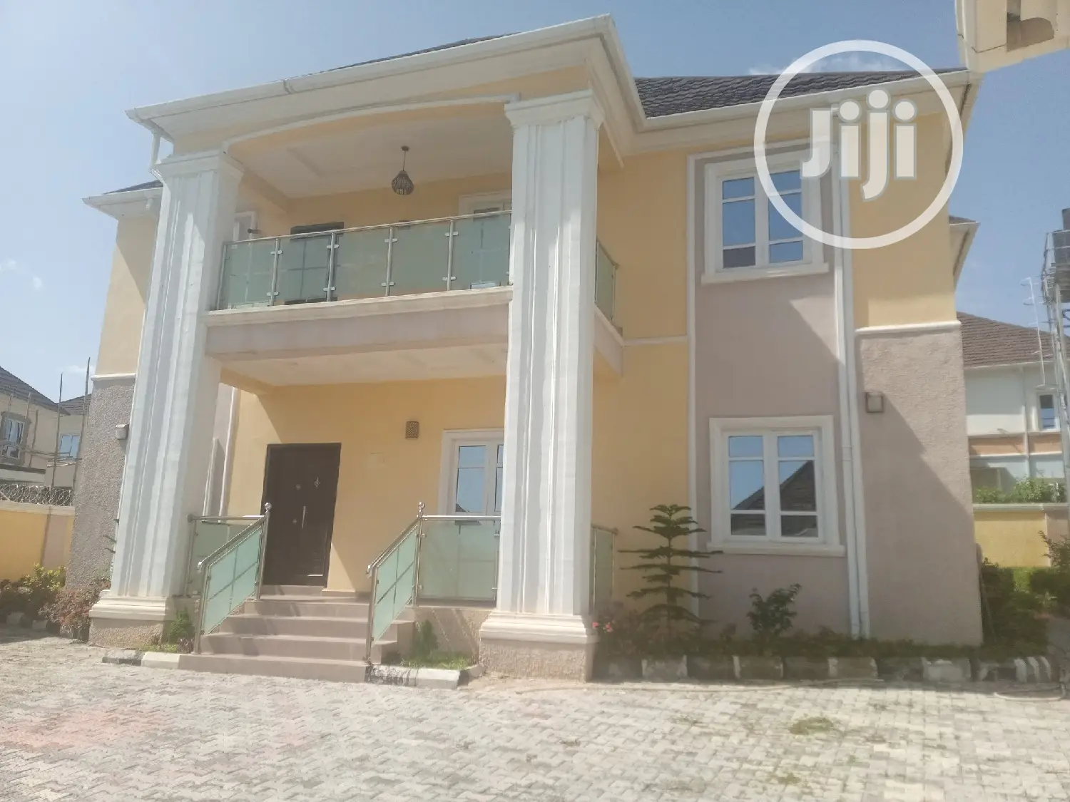 4bdrm Duplex in Asokoro for sale