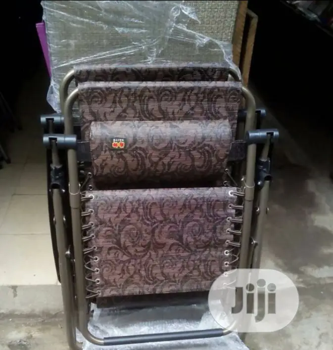 Relaxing Chair (B-93}