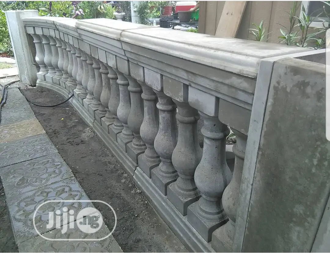 Classic Style Balustrade Curved Railings Set.
