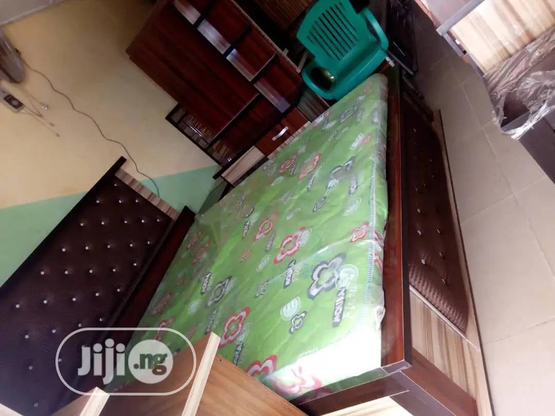 Strong 6 by 6 Bed Wit Sides Drawers and Standing Mirriow