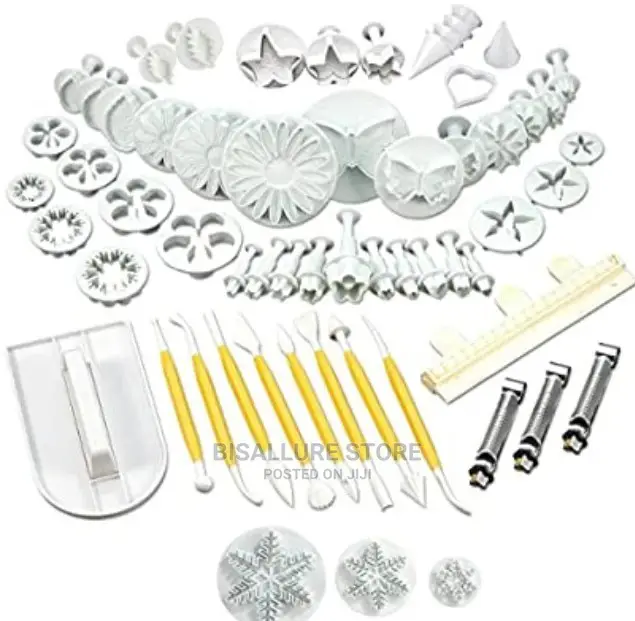 146 Cutters and Moulds for Pies Cakes Icing