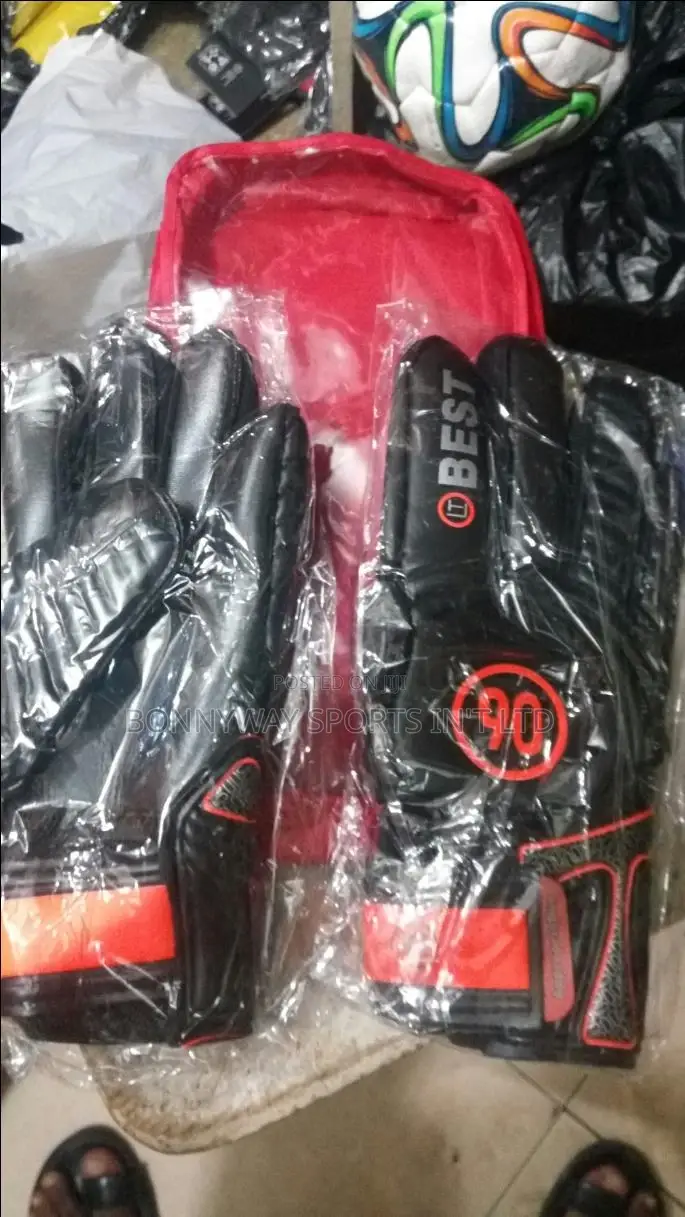 Total 90 Keeper Glove
