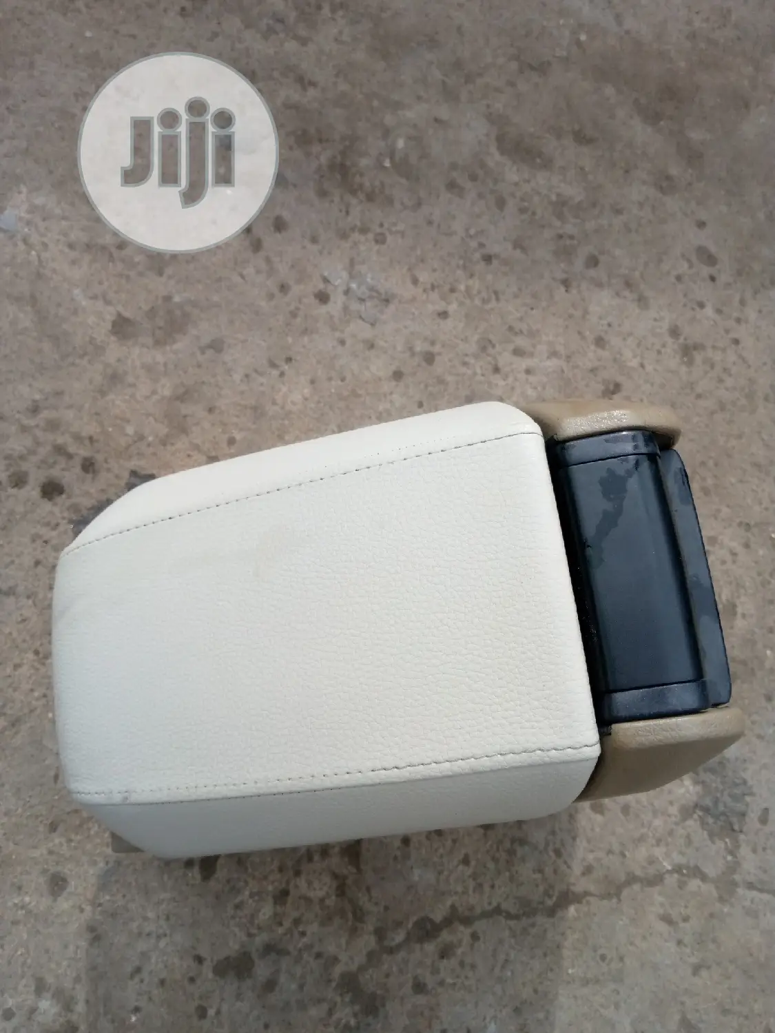 All Volvo Xc90 Arm Rest