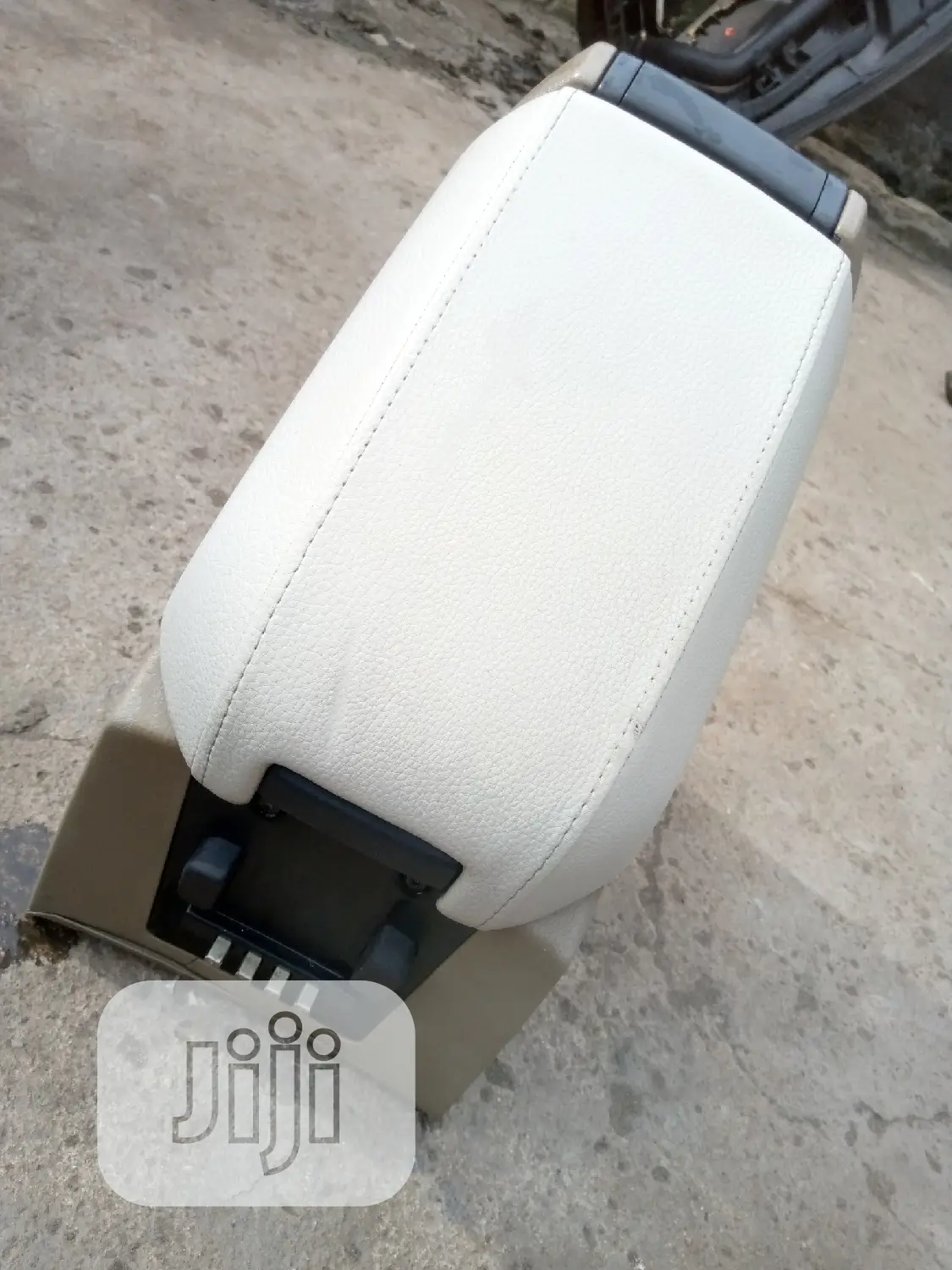 All Volvo Xc90 Arm Rest