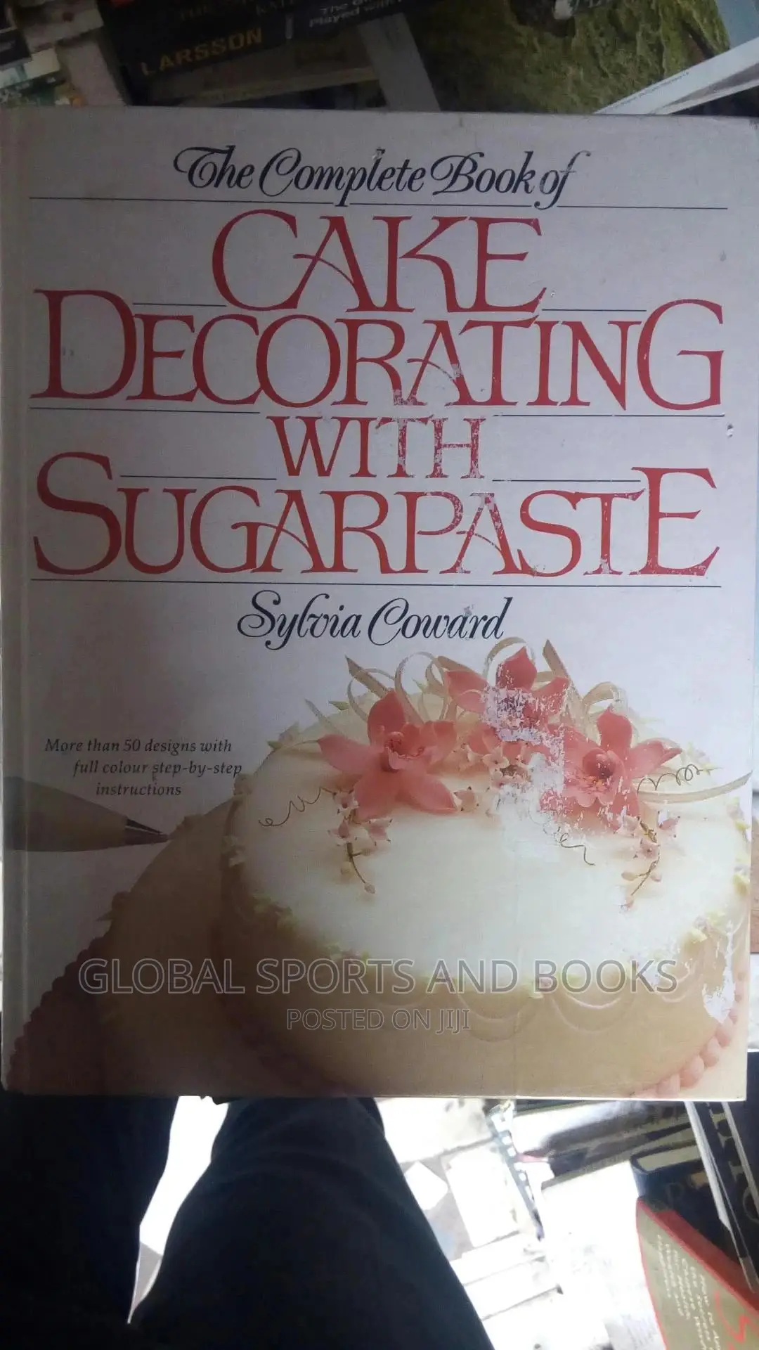 Cake Decorating With Sugarpaste