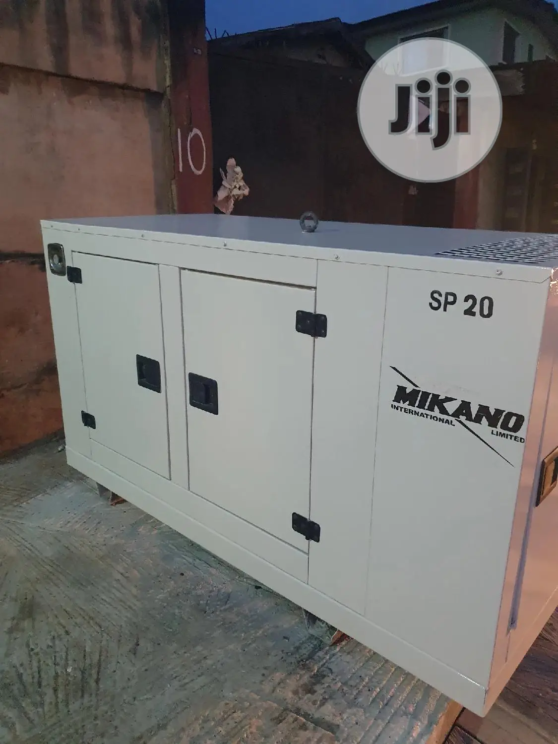 Neat 20kva Uk Perkins Mikano Soundproof Diesel Generator