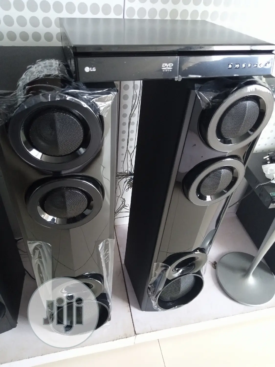 Lg Aud 675 LHD 5.1 Channels Bluetooth Home Theater System