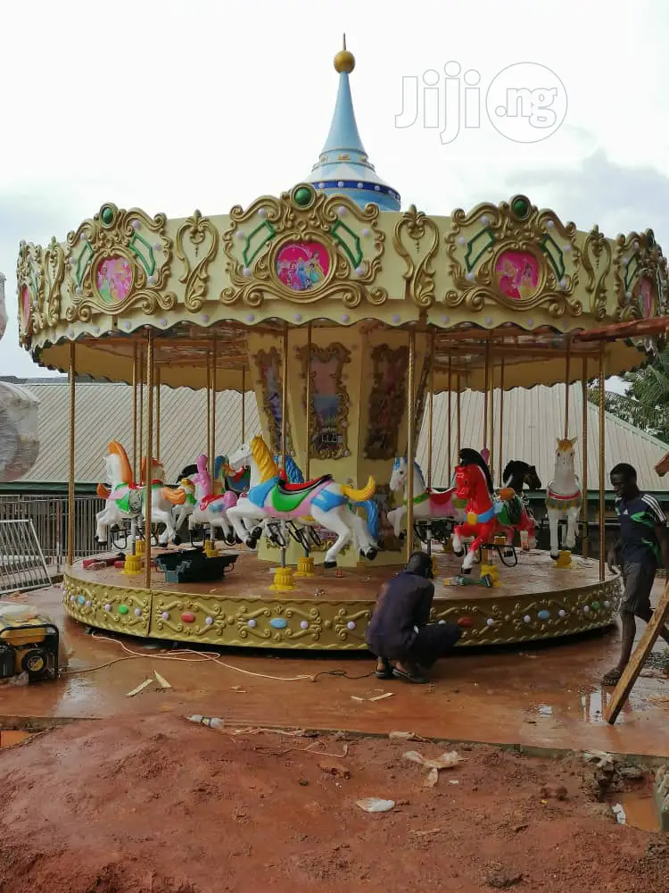 16 Seater Carousel Amusement Park And Playground Equipment
