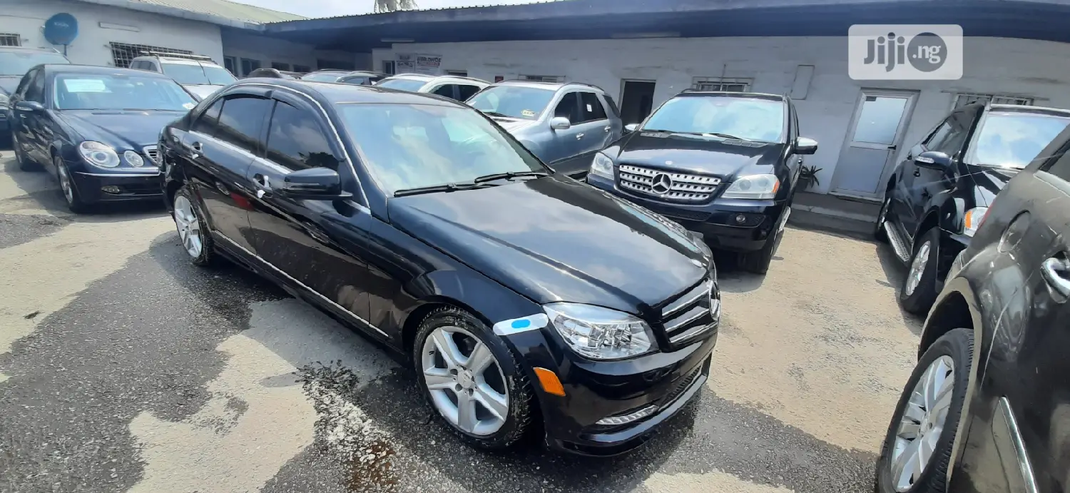 Mercedes-Benz C300 2010 Black