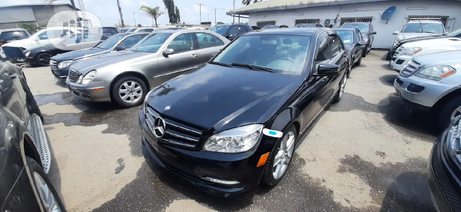 Mercedes-Benz C300 2010 Black