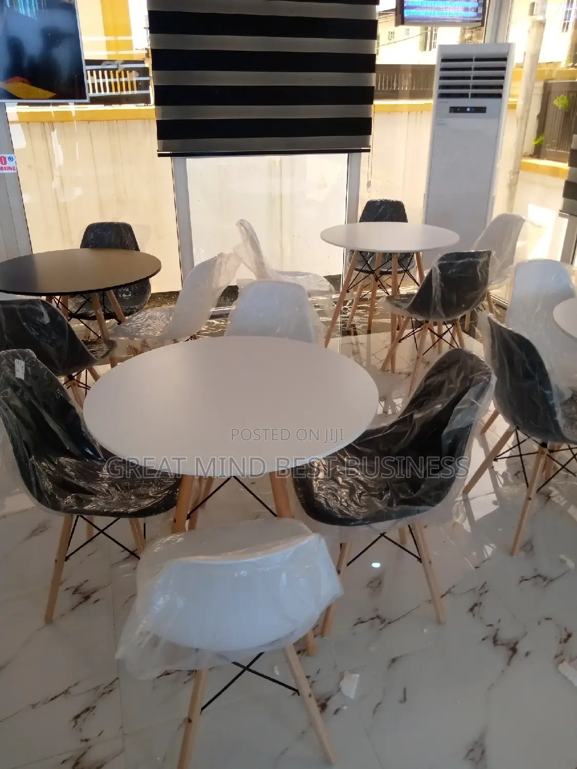 Wooden Leg Plastic Table and Chairs