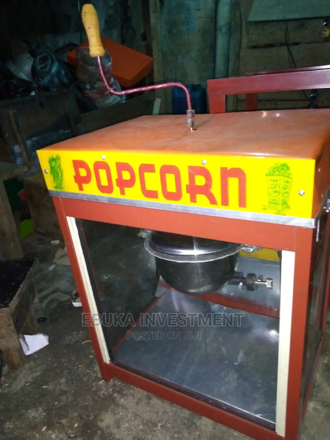 Gas Popcorn Machine in Showglass 4