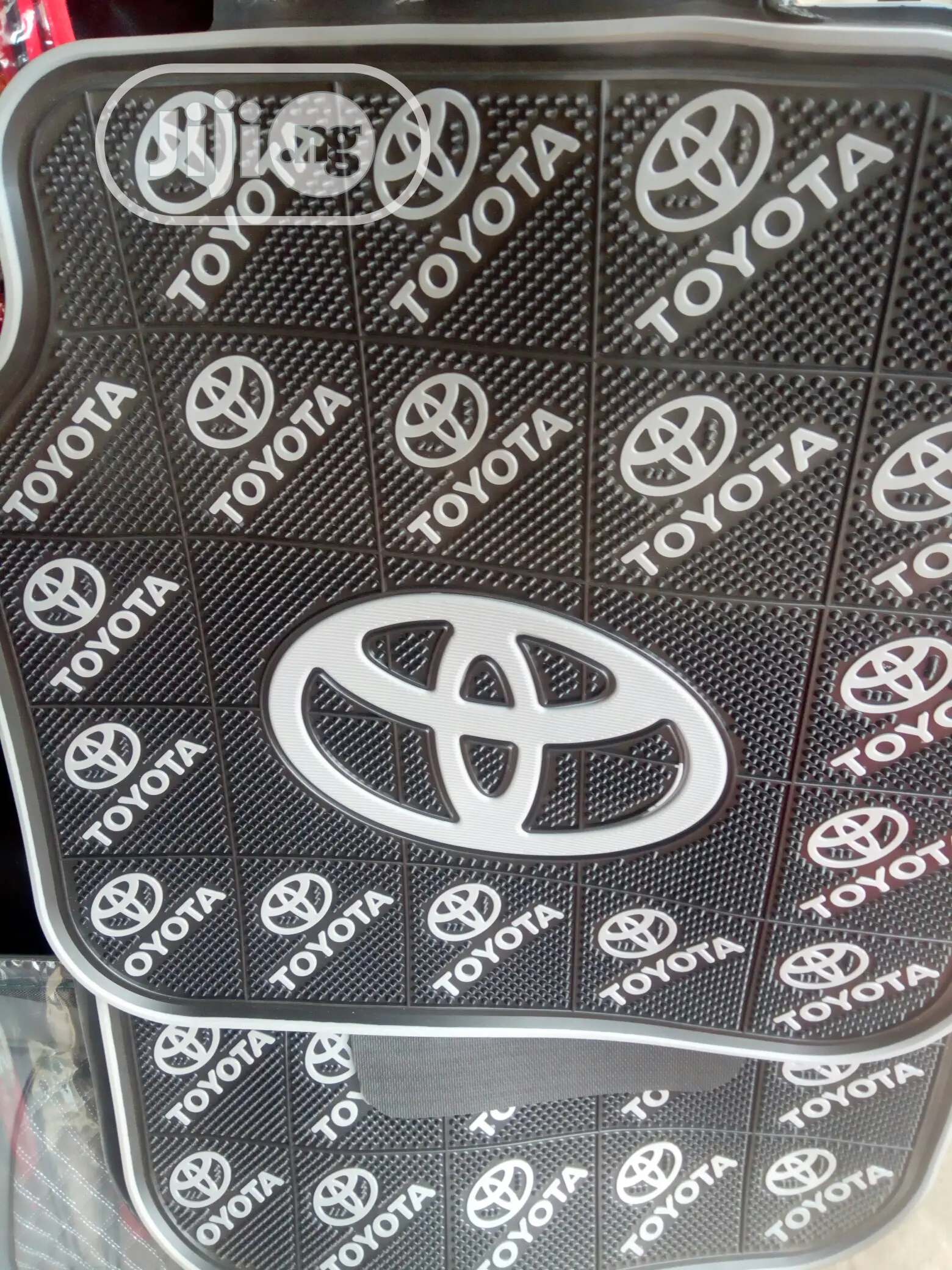 Designers Footmat for Cars and Jeeps