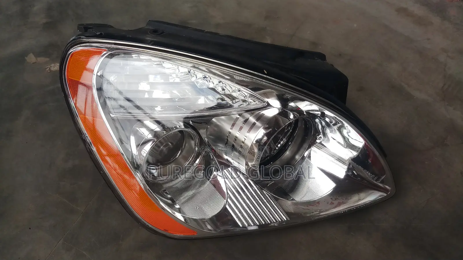 Headlamp for Kia Rondo