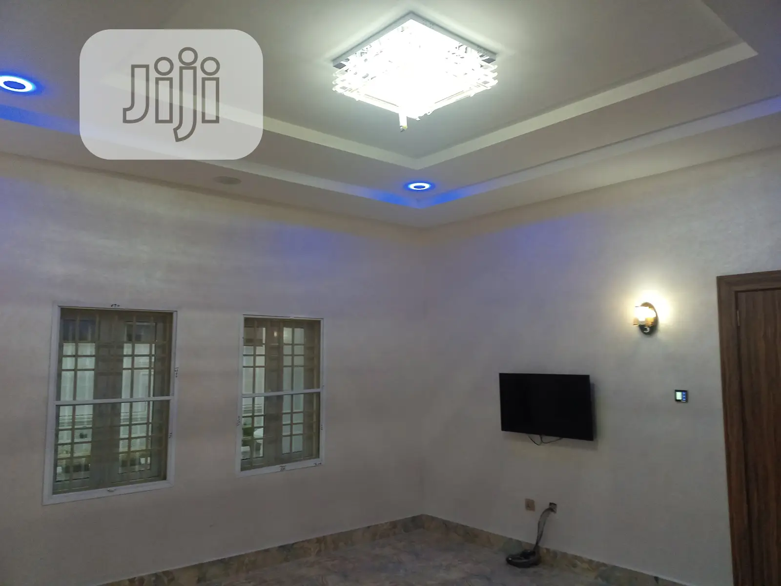 6bdrm Duplex in Gwarinpa for sale