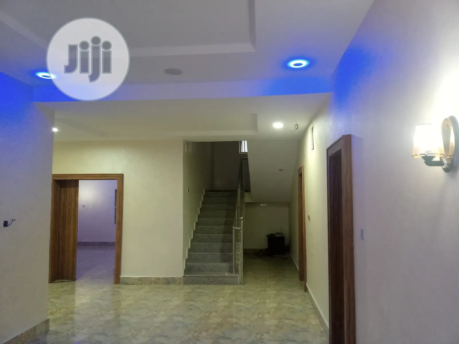6bdrm Duplex in Gwarinpa for sale