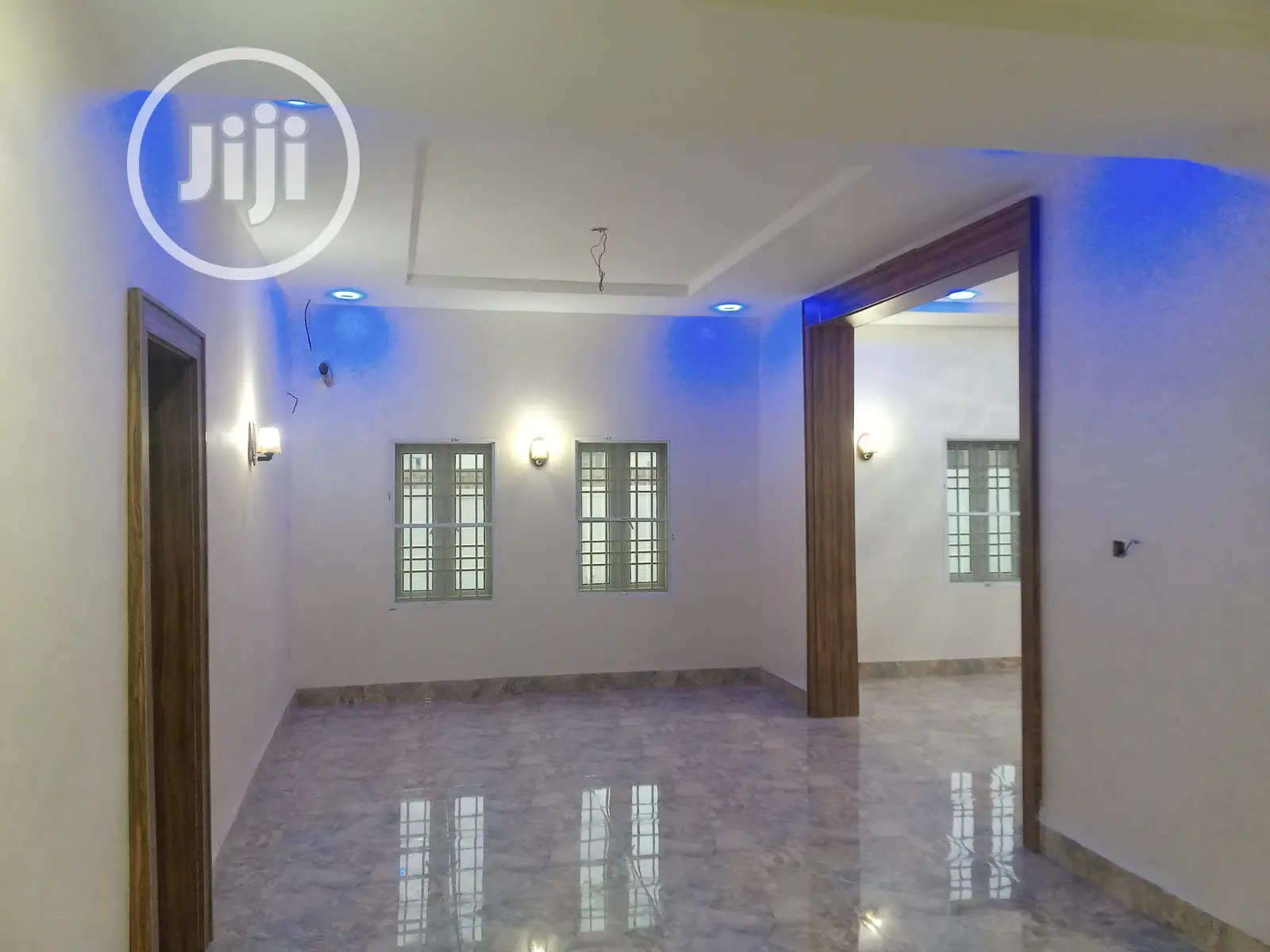 6bdrm Duplex in Gwarinpa for sale