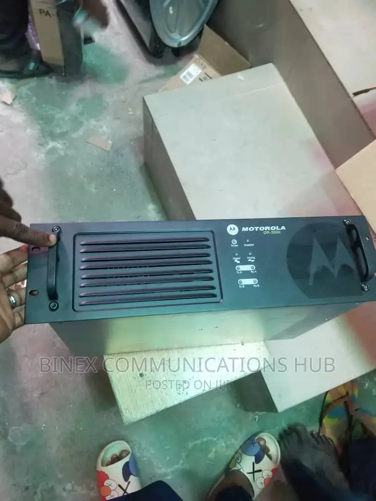 Motorola DP3000 UHF/VHF Digital Repeater