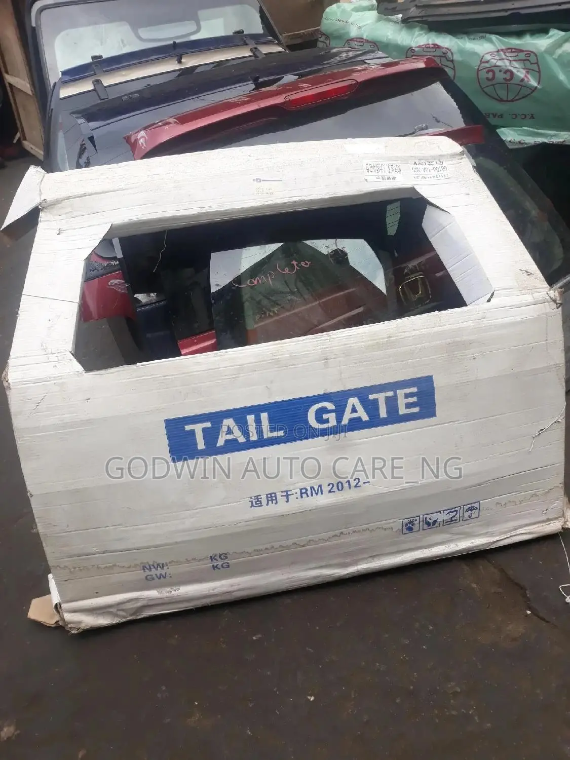 Honda 2012CRV Booth . TAIL GATE
