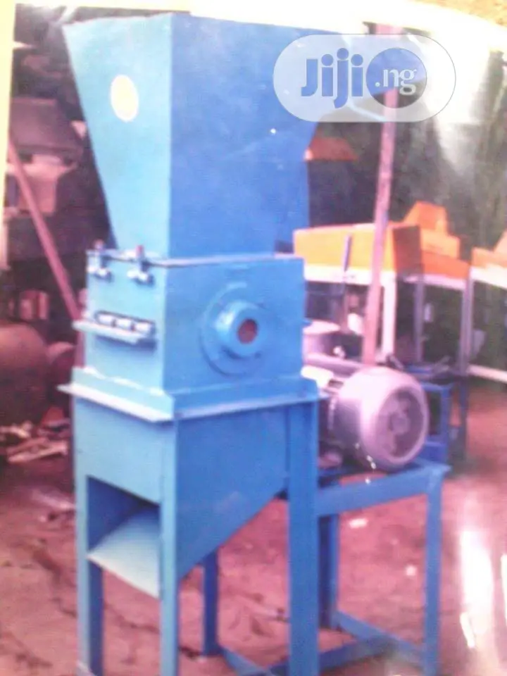 Plastic Crushing Machine With Electric Motor Normal Speed