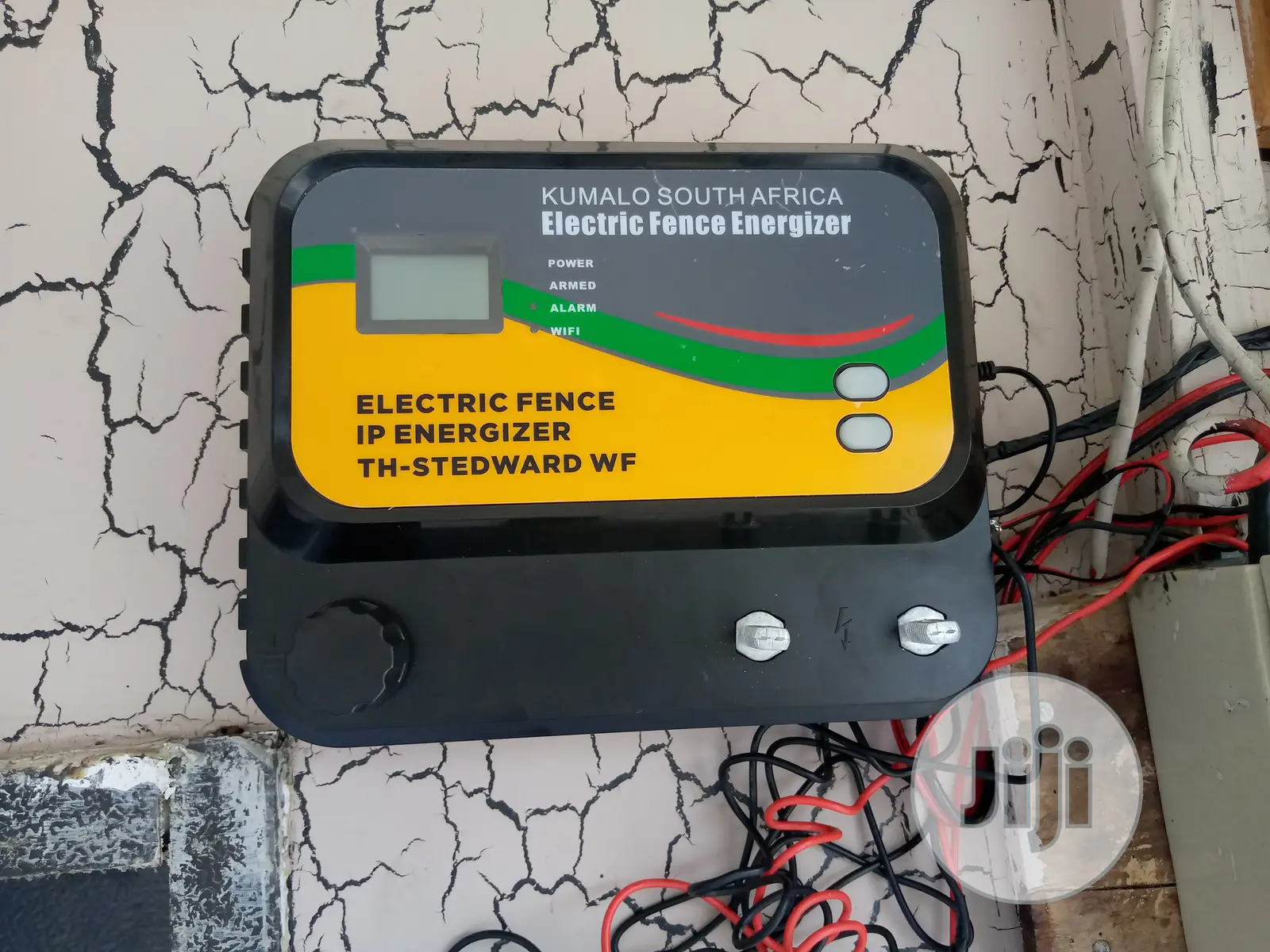 Electric Perimeter Fence With Energizer